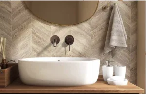 Concealed single lever washbasin mixer, with cover plate.